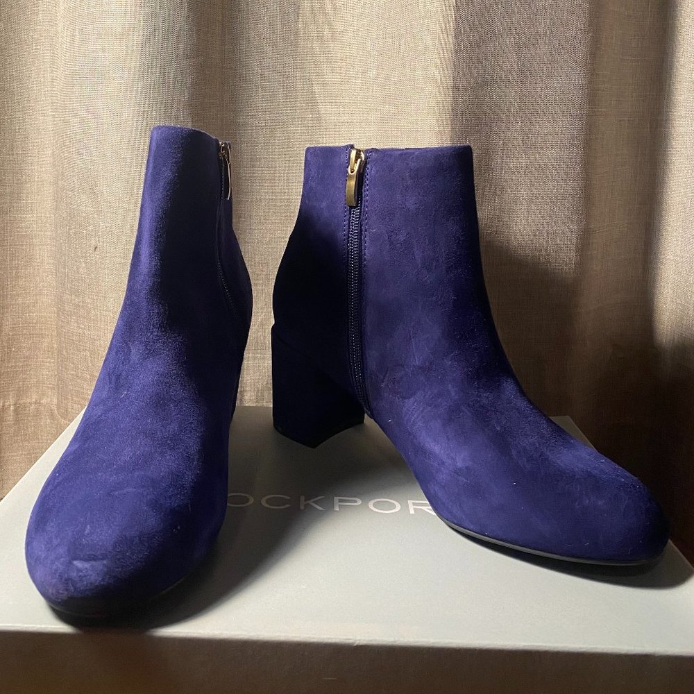 Rockport Oaklee Ruffle Navy Blue Boot, Size 9